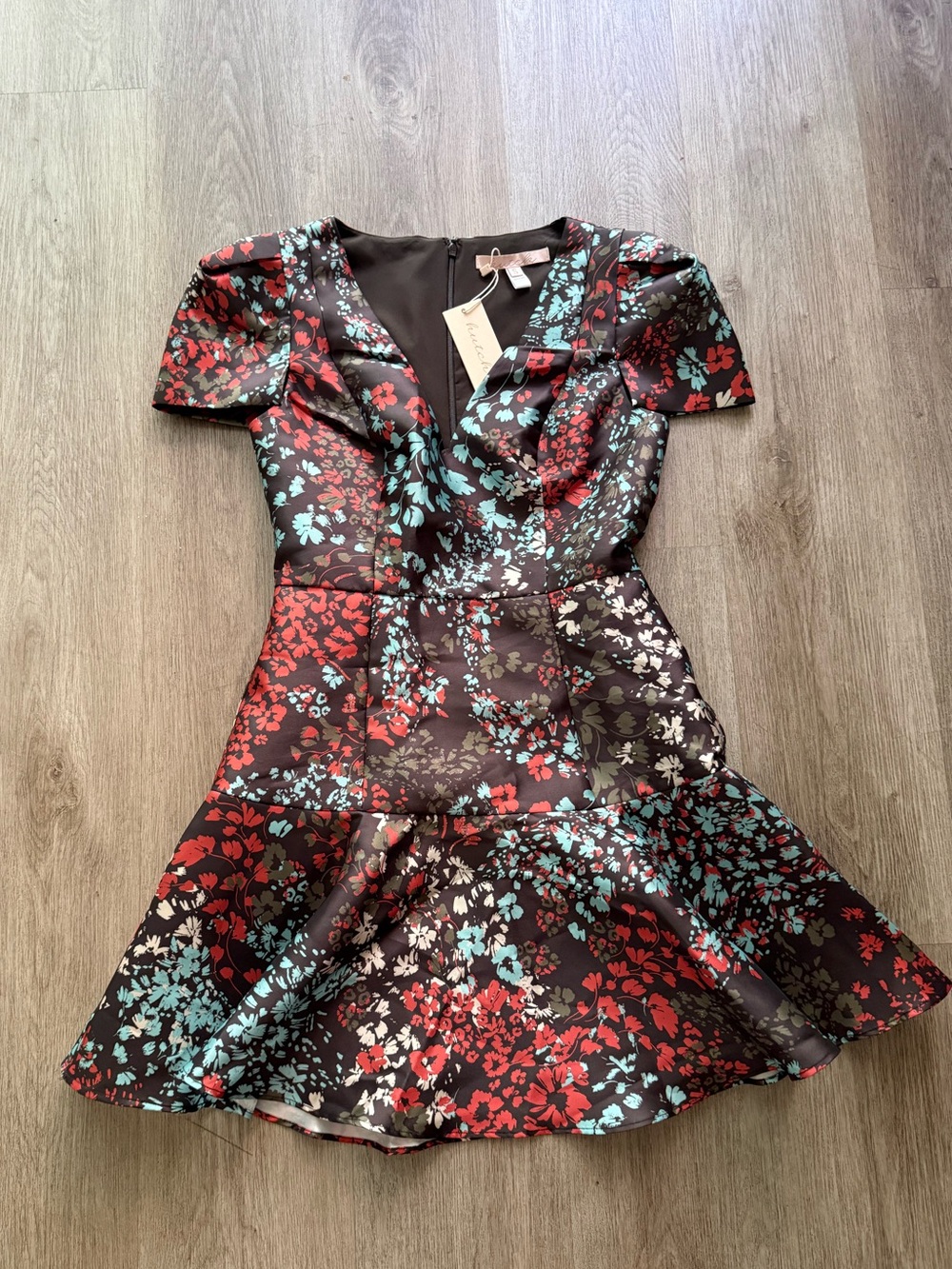 hutch lyons brown floral print short sleeve fit & flare v-neck mini dress small